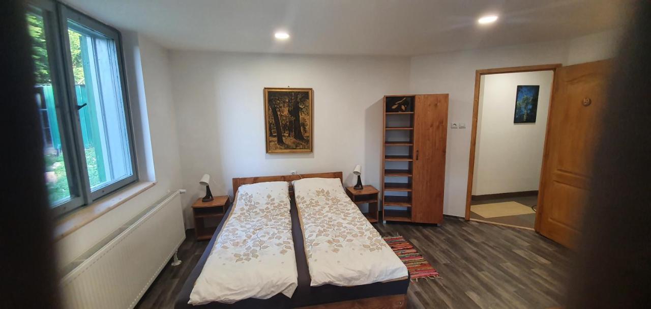 Feherkolapa Turistahaz Panzio Hostel